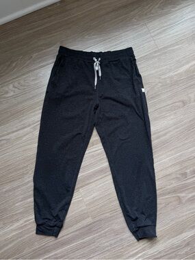Vuori Women’s Performance Jogger Sz S Charcoal Heather Grey EUC